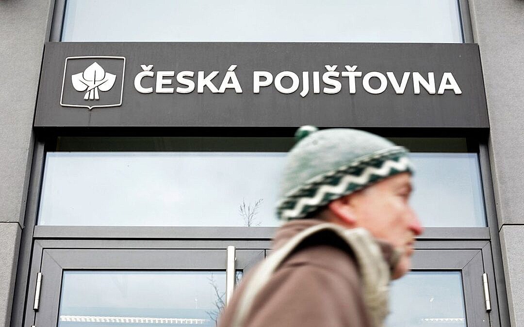 Generali a Česká pojišťovna vybírají poplatky protiprávně